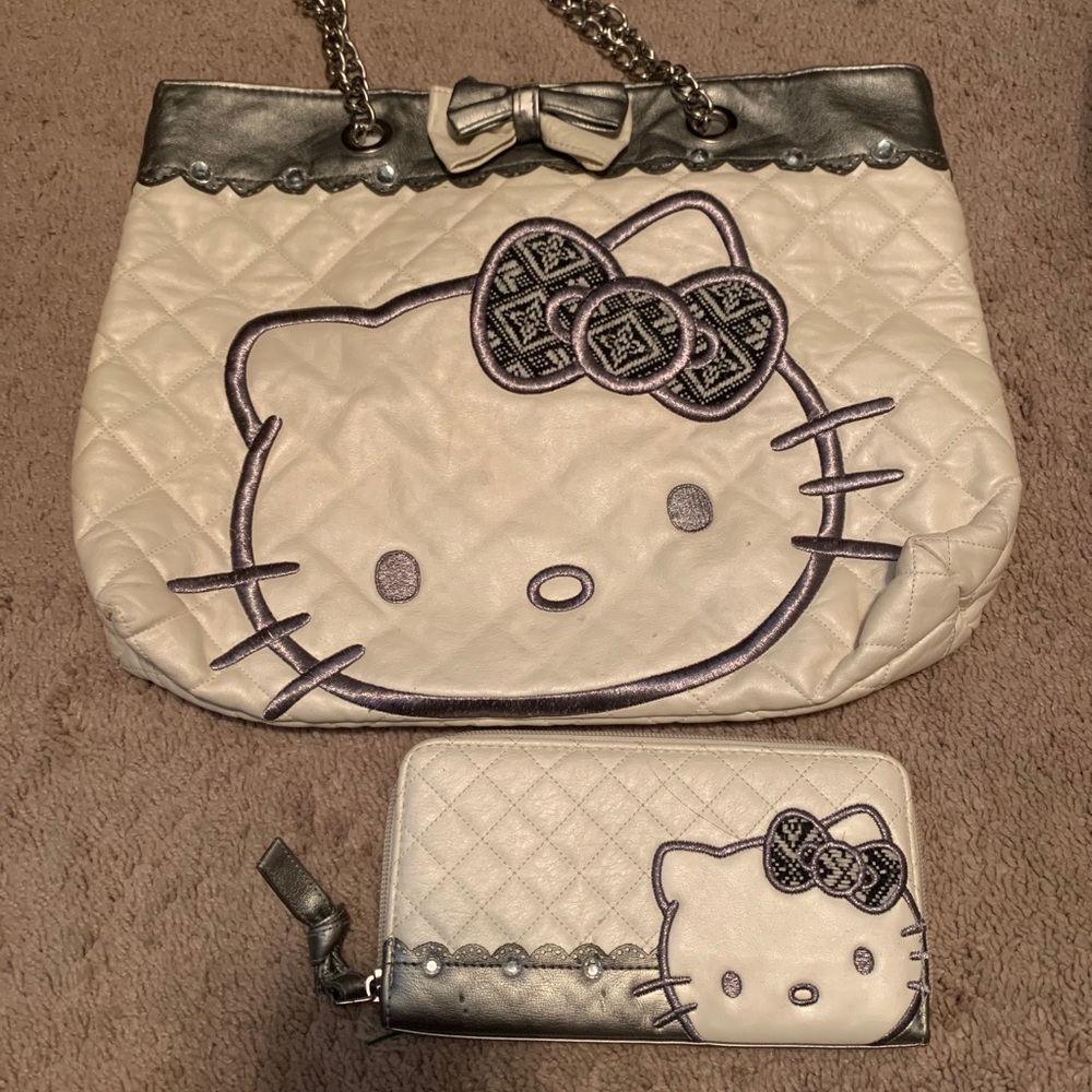 Hello Kitty purse